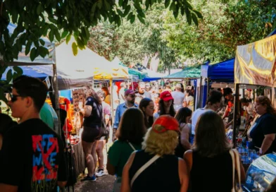 Domingo em Campo Grande reúne feira multicultural, bazar com descontos de até 90% e cinema gratuito