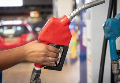 Petrobras faz reajuste do diesel, mas subsídio segura preço para consumidor