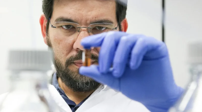 Cientista brasileiro que identificou enzimas de capivaras para produção de biocombustíveis vence o Prêmio FCW 2026