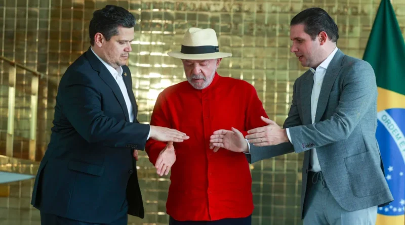 Lula articula agenda pós-eleitoral no Congresso para blindar acordos e evitar dependência do Centrão
