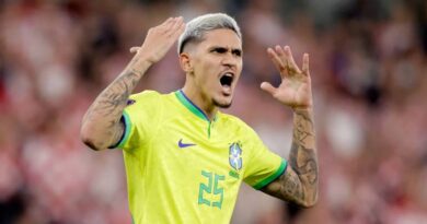 Brasil faz primeiro jogo pós-Copa com seis mudanças no time titular