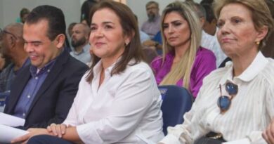 Juiz manda Adriane apresentar estudo que respalda jornada de 6h dos servidores da Capital