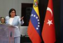 Petróleo: Delcy tem legitimidade questionada após acordo de EUA e Venezuela
