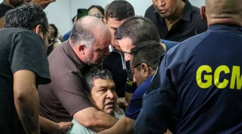 Servidor da prefeitura cria tumulto, impede fala de secretário e Papy vê “sabotagem” de Adriane