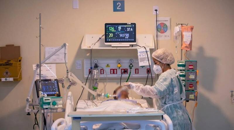 Levantamento mostra disparidade entre UTIs públicas e privadas no Brasil