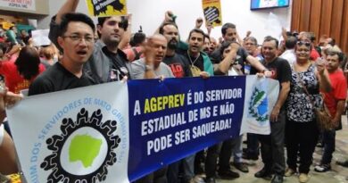 Governo de MS estica dívida da previdência para 2065 enquanto servidores amargam perdas salariais sob gestão que deve completar 16 anos com mesmo grupo político