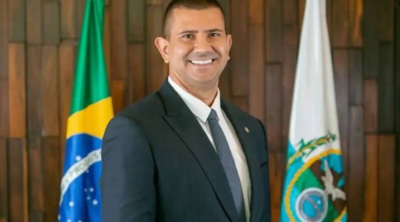 Garotinho desiste de recurso, e Ruas pode vencer eleição no RJ no 1º turno