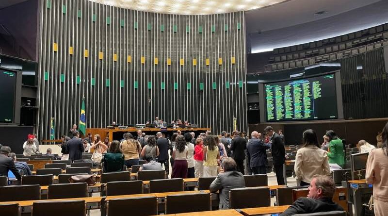 PT propõe prisão de até 6 anos por discriminação política no trabalho