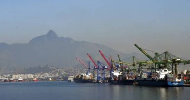 Previsão de superávit comercial de 2026 cai para US$ 84,4 bilhões