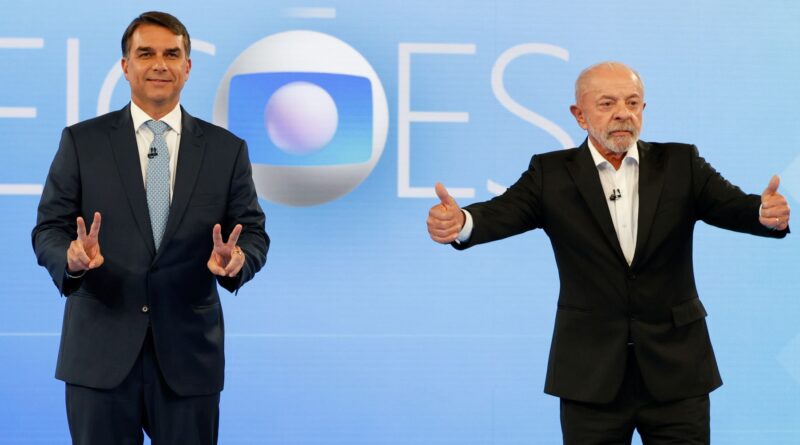 Debate na Globo começa com propostas, mas encerra em troca mútua de acusações entre Lula e Flávio Bolsonaro