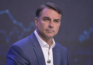 Estudo do Dieese projeta impacto de corte de R$ 200 bi defendido por Flávio Bolsonaro na economia e no emprego
