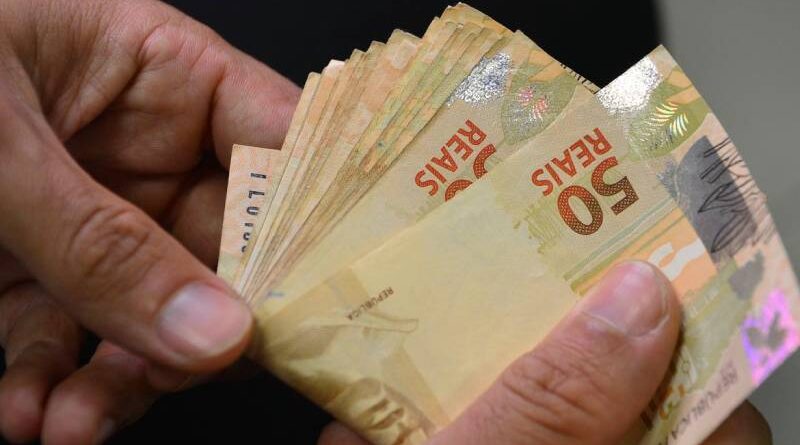Número de superendividados no Brasil cresceu 75% em cinco anos, diz BC